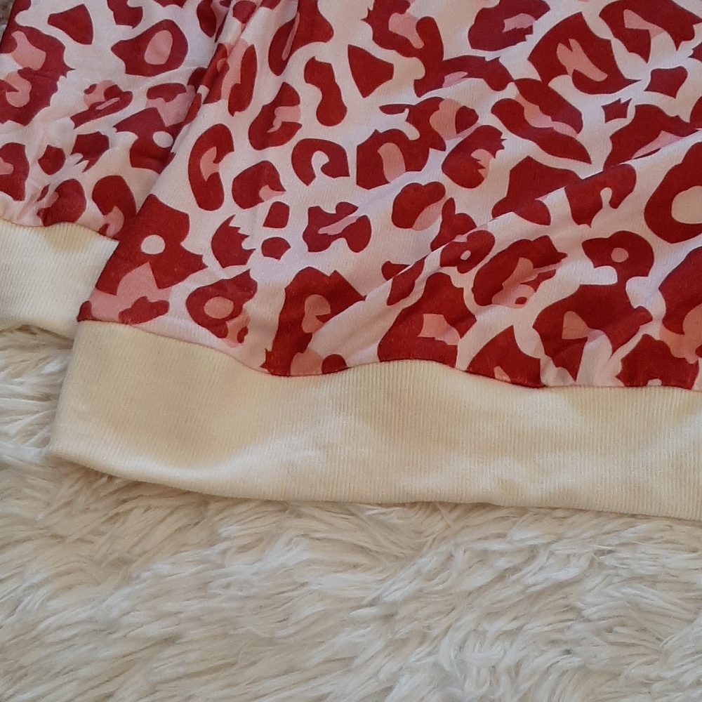 LAST 1! Red & Pink Leopard Print Sweater - Picture 4 of 4